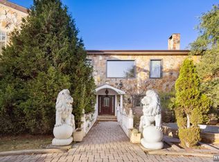 108 Old Tappan Rd, Old Tappan, NJ 07675