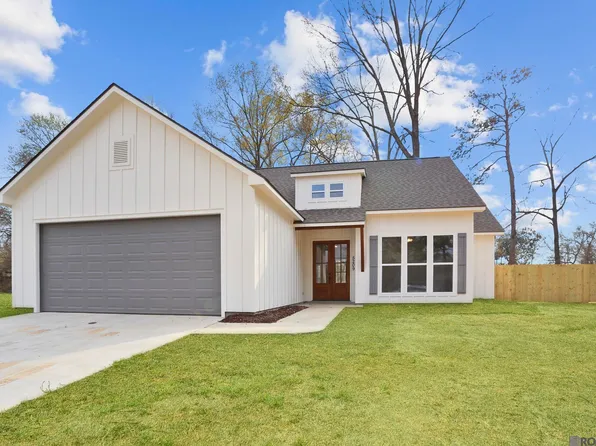 5209 Pine St, Saint Francisville, LA 70775