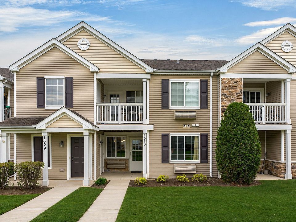 1st image of 1613 Silverstone Dr #1613