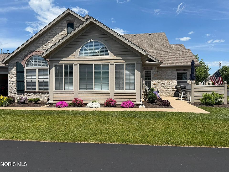 1st image of 2749A Canterbury Cir