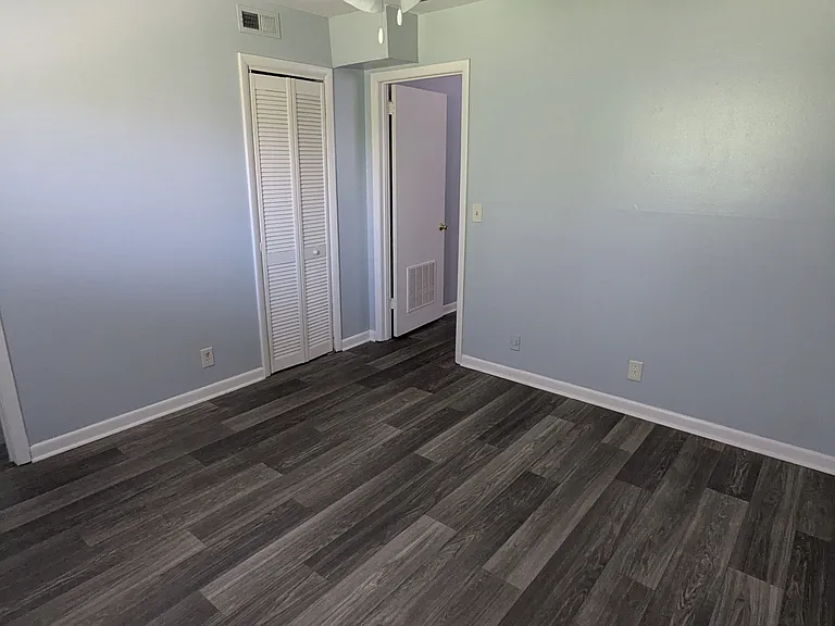 East Lake Apartments — Photo 38