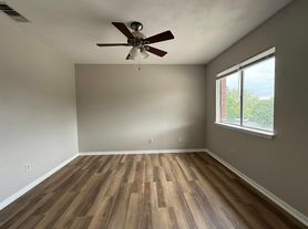 1690 Hofheinz St, San Marcos, TX