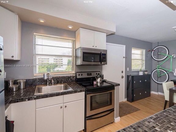 5th image of 947 Lenox Ave APT 404