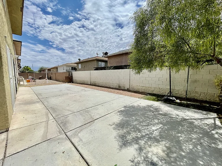 3427 E Cheyenne Ave #A — Photo 6