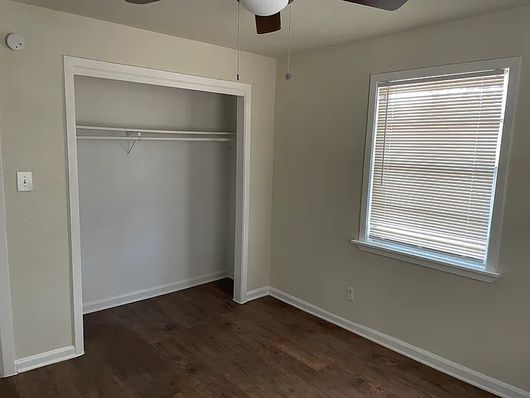 5504 Manor Rd — Photo 42