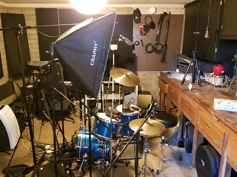 Perfect private extra room for Studio or convert to Work from home?