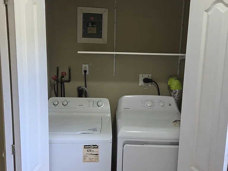 9033 Mona Ave #BASEMENT — Photo 9
