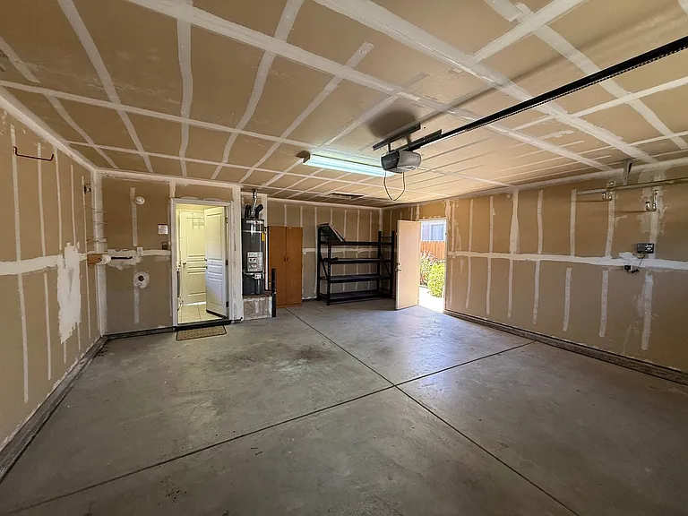 4024 Eastport Dr — Photo 18
