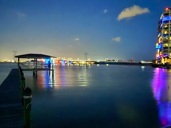 435 Bayshore Dr, Panama City Beach, FL 32407