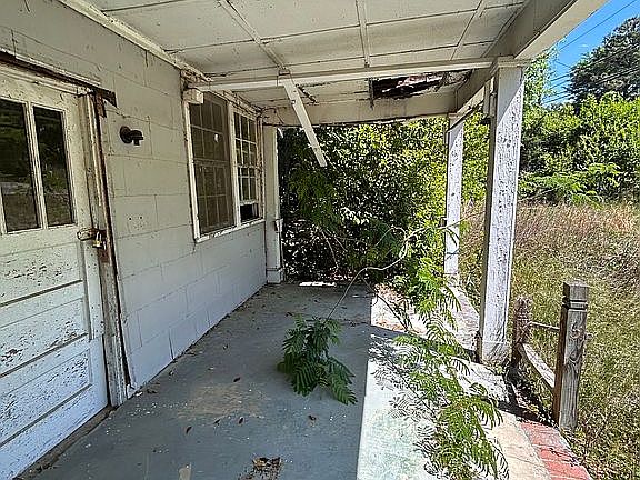 2nd image of 1034 Riggins Mill Rd