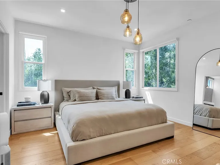 532 W Elk Ave #1 — Photo 10