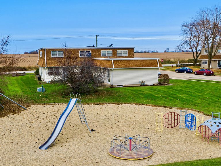 1407 E Stonehenge Dr Sycamore, IL, 60178 Apartments for Rent Zillow
