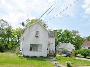 14 Oak St, Silver Creek, NY
