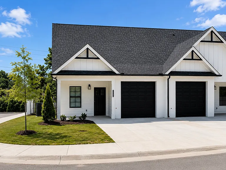 1920 Clearview Dr — Photo 1