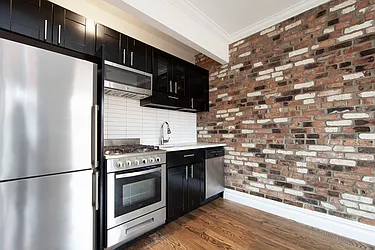 Rented by R New York