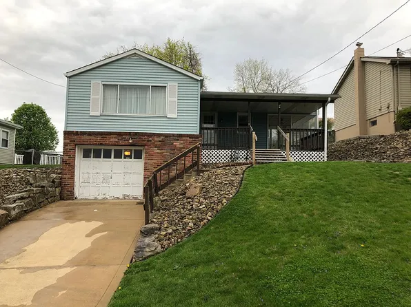 Circle Dr, North Huntingdon, PA 15642