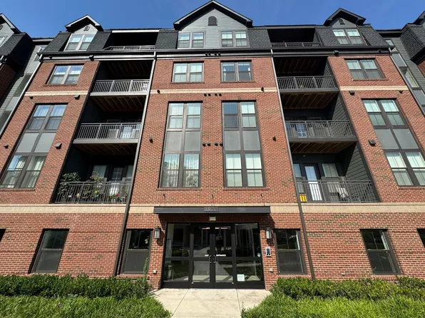 3927 Fair Ridge Dr APT 201, Fairfax, VA 22033