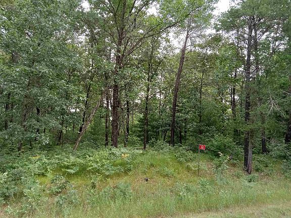 2nd image of 467 Saint Andrews Trl