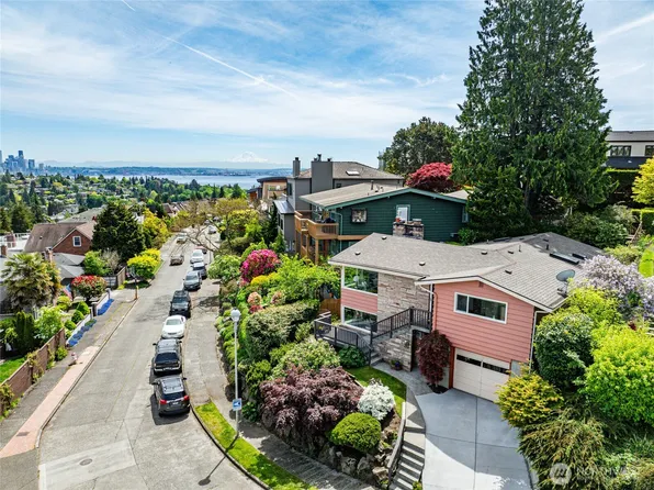 2537 Montavista Place W, Seattle, WA 98199