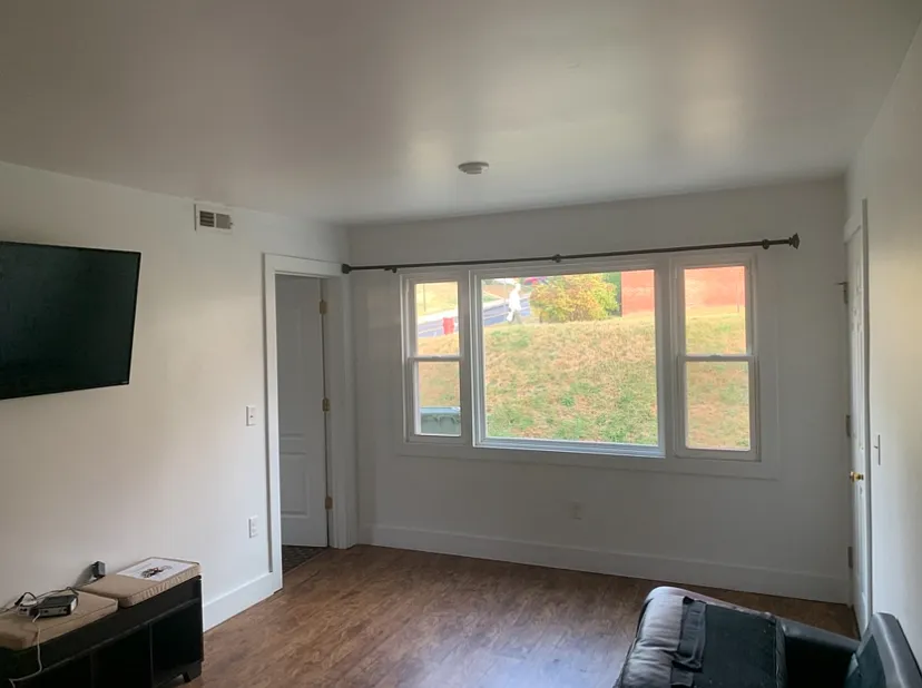 Living room - 600 E 2nd St #4