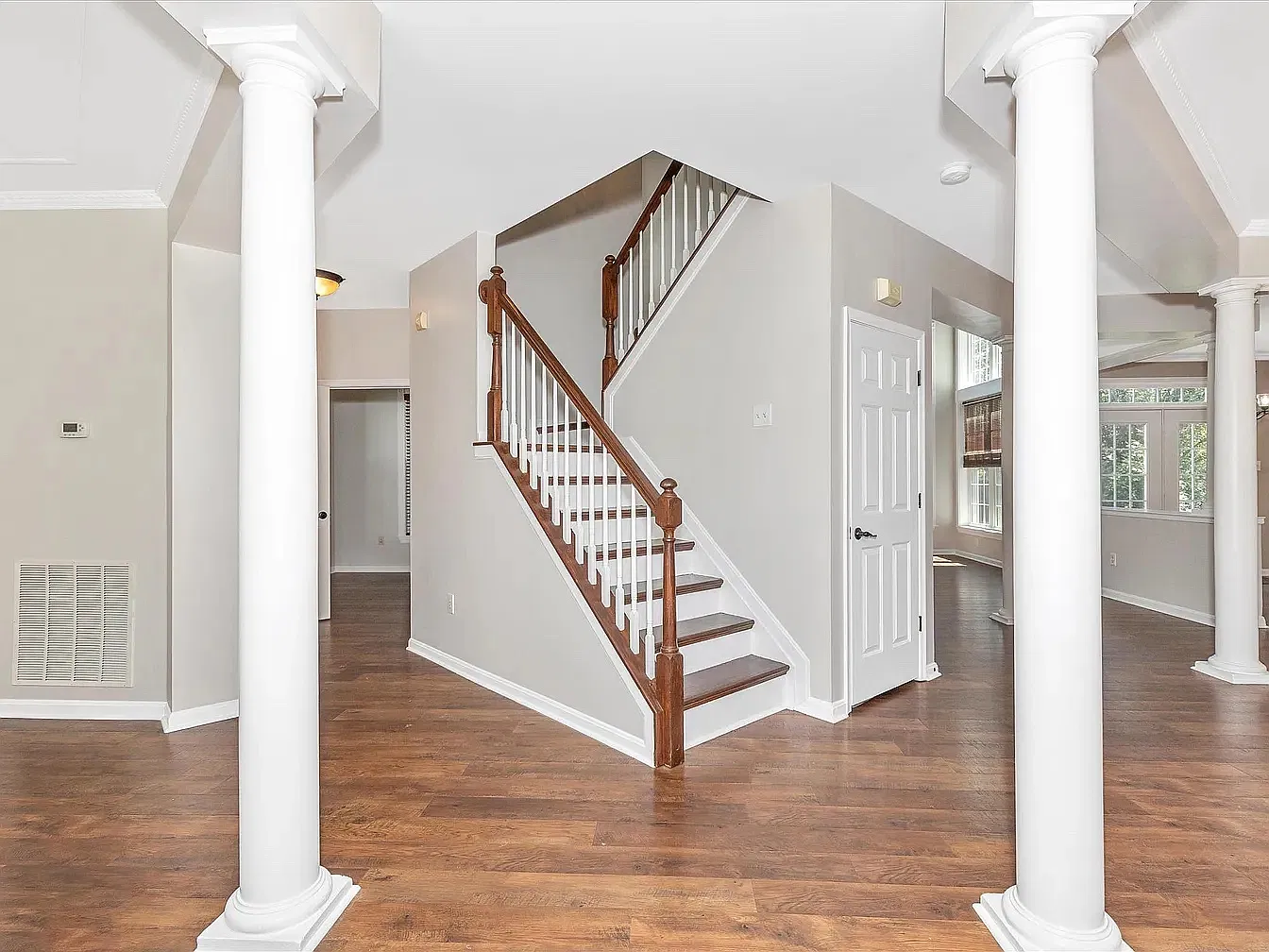 4 bed, 3.5 bath, 3858 sqft, $4,198 — Photo 2