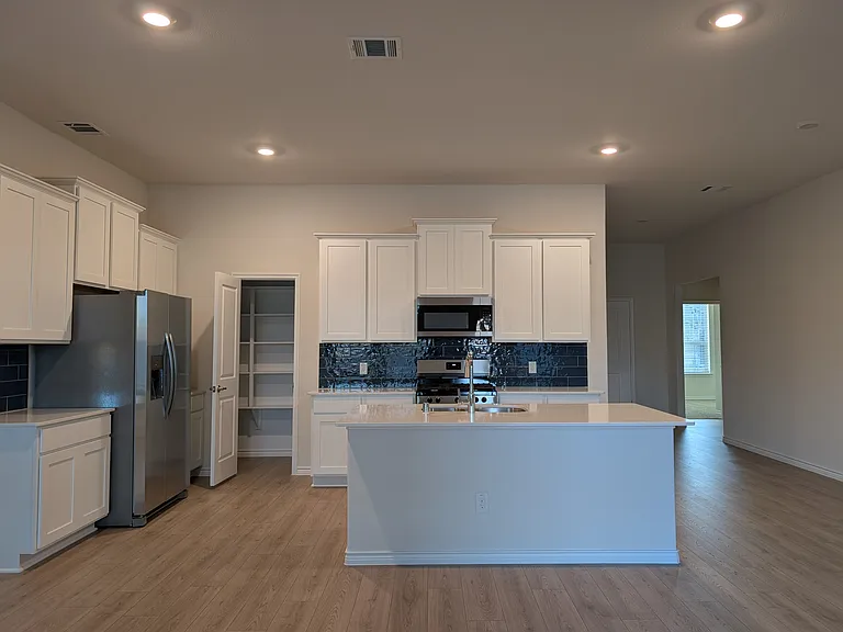 2112 Eugene St — Photo 17