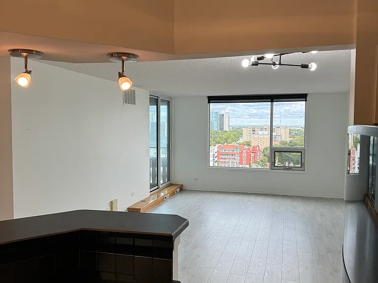 55 Nassau St N #4 — Photo 3