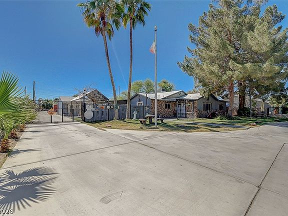 4th image of 1555 Bledsoe Ln