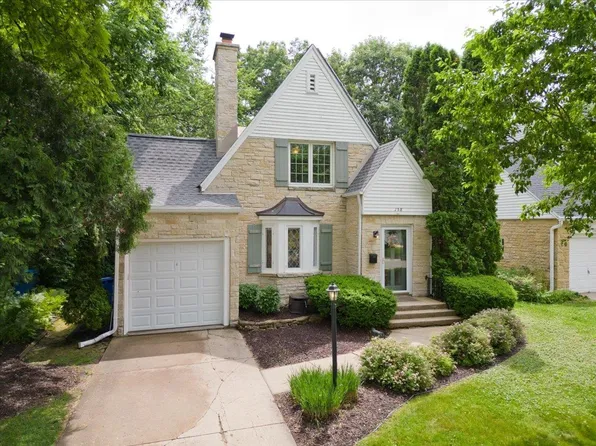 158 Kensington Dr, Madison, WI 53704