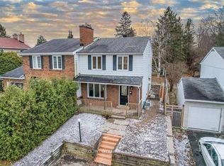 178 McClellan Rd, Ottawa, ON K2H5W1