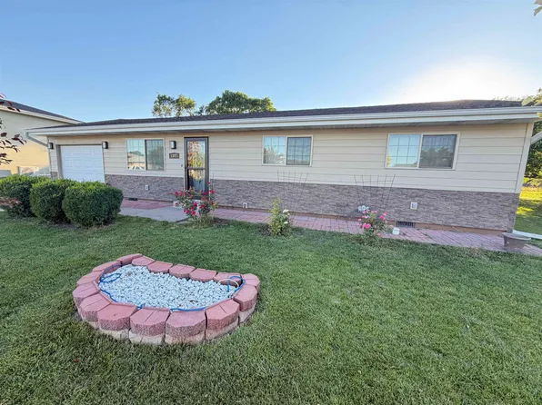 1307 Freedom Ln, Lexington, NE 68850