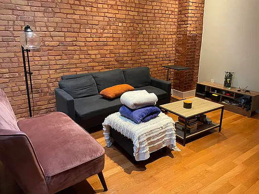 Rented by The Hamilton Group | media 4