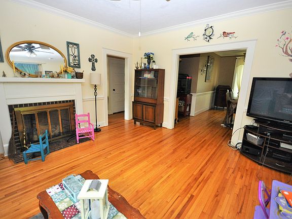 4th image of 803 Lindsay Dr