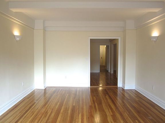 4th image of 27 W 96th St #2