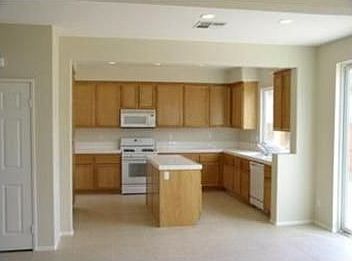 3rd image of 1864 Jasmine Ct