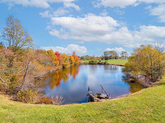 3rd image of 656 Thompson Rd