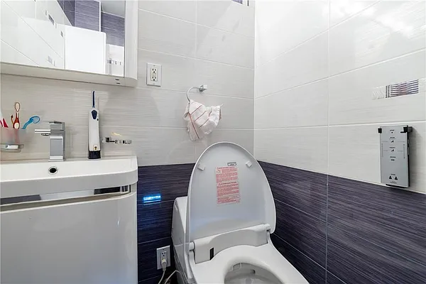 Sold by Remax Edge | media 14