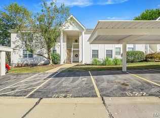 822 Sugar Valley Ct UNIT 2, Saint Peters, MO 63376