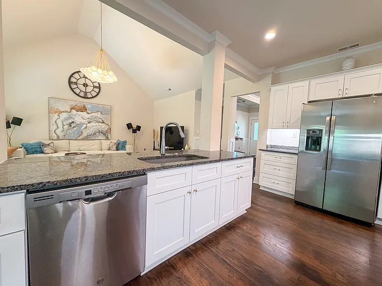 1004 Josey Ln — Photo 10