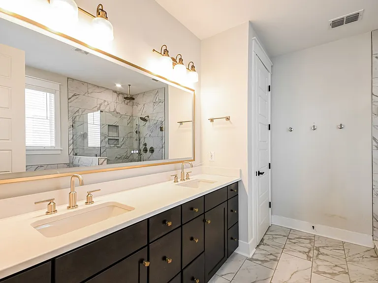2242 Tillage St — Photo 9