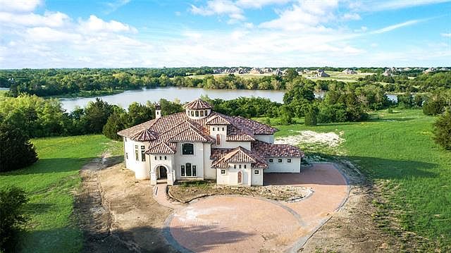 1st image of 4855 Lake Shore Dr