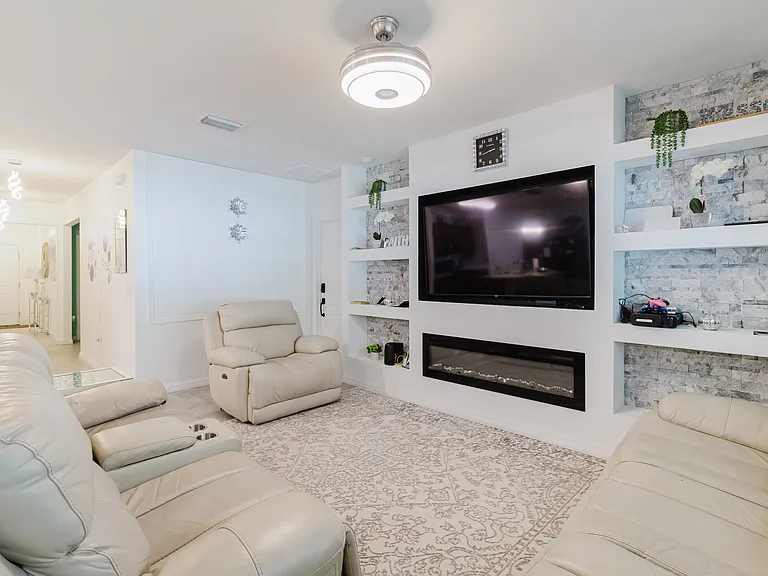 Candleberry Woods Ln — Photo 8