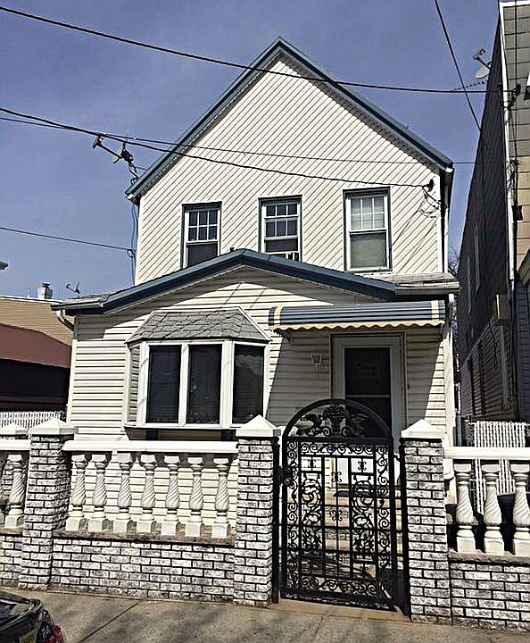 1st image of 10411 92nd Ave
