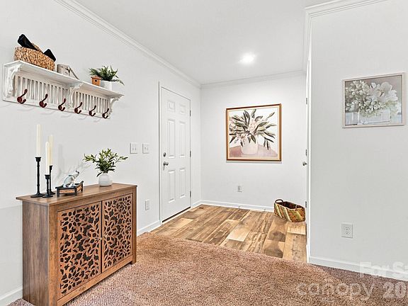 3rd image of 312 Sailwinds Rd