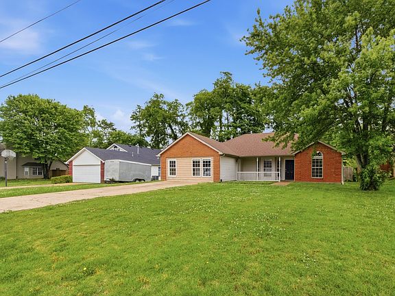 2nd image of 2130 Spring Hill Cir