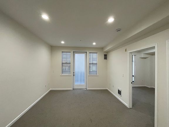 5th image of 989 Franklin St APT 623