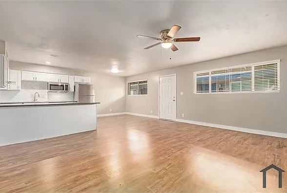 2 bed, 800 sqft, $1,445 — Photo 3