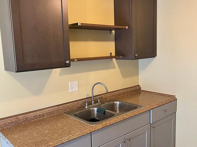 925 Walnut Ave #5 — Photo 4