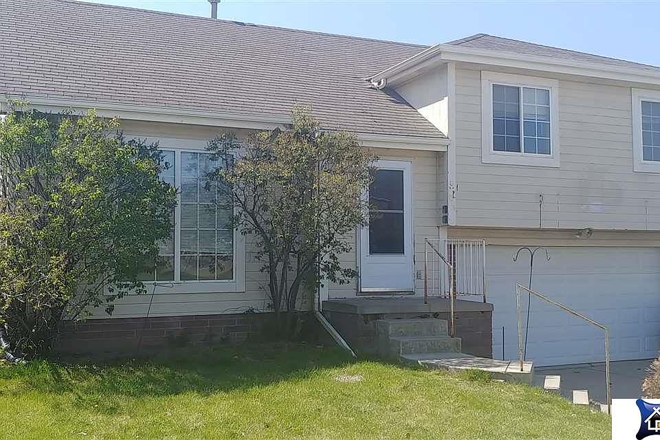 1st image of 1004 Mesa Cir