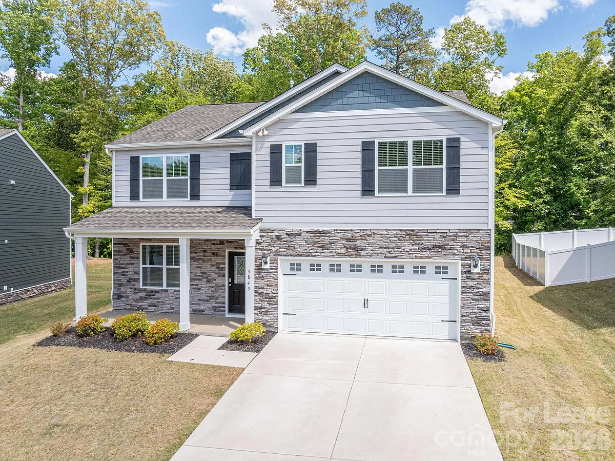 Building Photo - 3843 Rosewood Dr